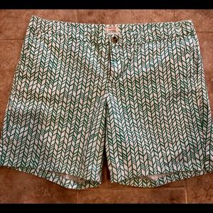 Gap boyfriend Bermuda shorts green and cream sz 18